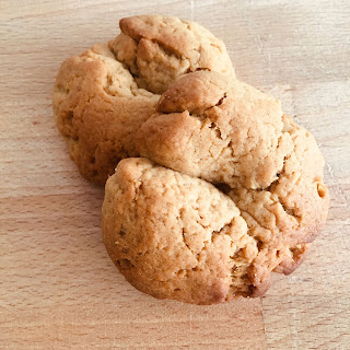 Ricetta dei biscotti "Moustokouloura", alla cannella e mosto cotto, senza uova.