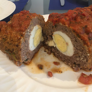 Polpettone morbido con uova e formaggio