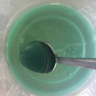 Come usare la gelatina per la torta "Ocean cake"