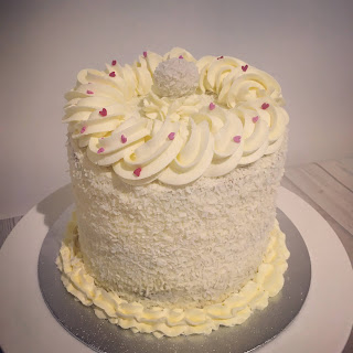 Torta Raffaello con mandorle e cocco