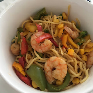 Spaghettini saltati in padella (wok) con verdure, carne o pesce e&nbsp;spezie