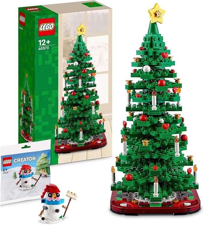 Costruzione LEGO di un albero di Natale, includendo una confezione e un pupazzo di neve. Adatto per bambini dai 12 anni in su.