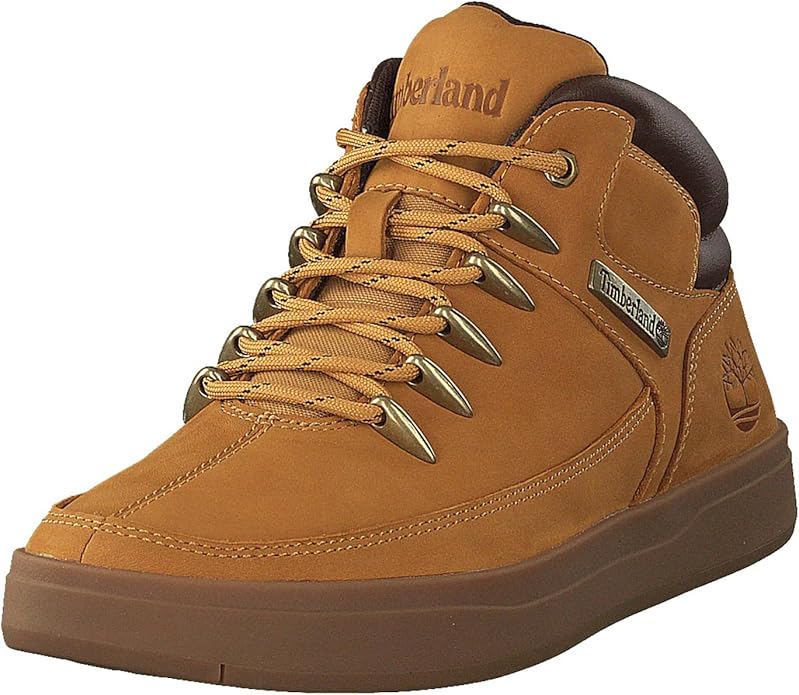 Una scarpa Timberland di colore marrone chiaro con lacci beige, design casual e resistente, adatta per uso quotidiano.